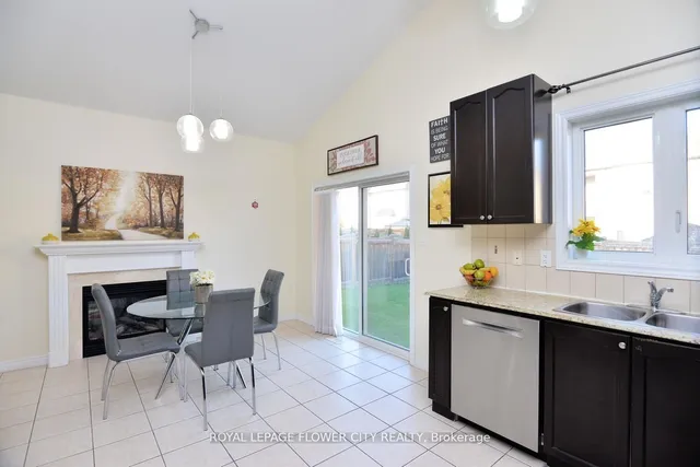 Additional image 14 of 13 Templar St