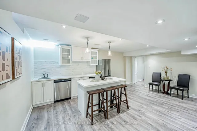 Additional image 32 of 39 Lampman Cres