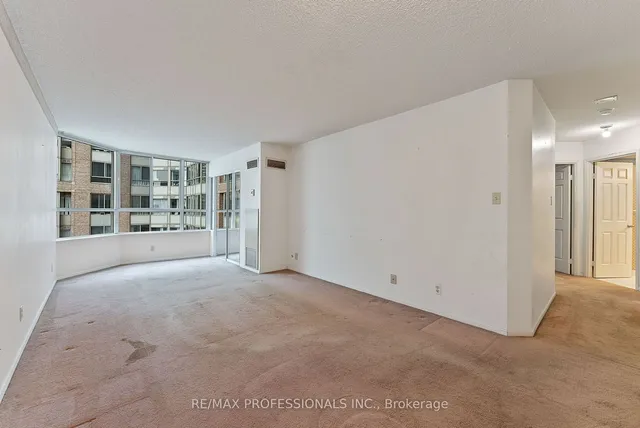 Additional image 21 of 717 Bay St Unit 602