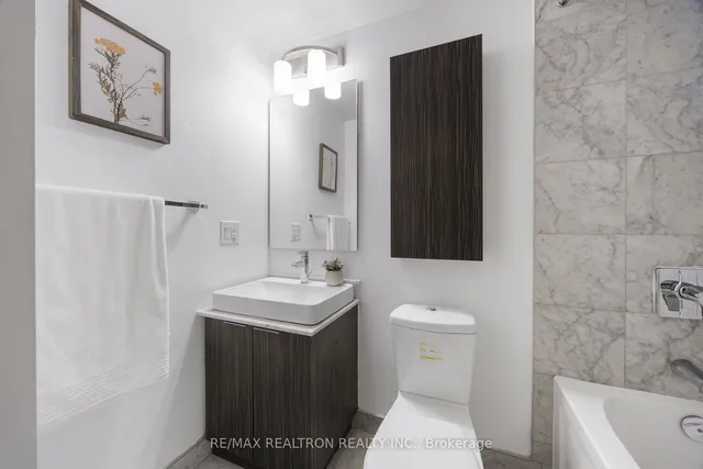 Additional image 16 of 14 York St Unit 2704