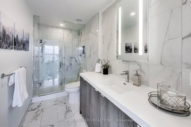 Additional image 21 of 20 Inn On The Park Dr Unit 933