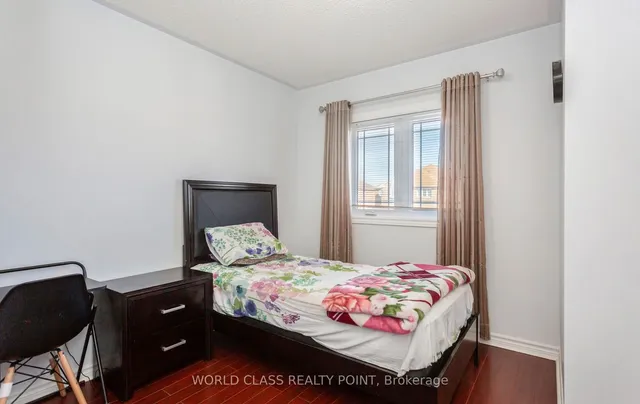 Additional image 30 of 17 Manett Cres