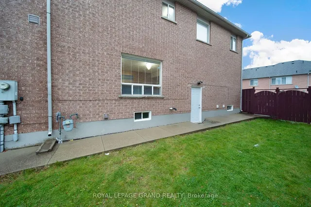 Additional image 32 of 19 Iceberg Tr