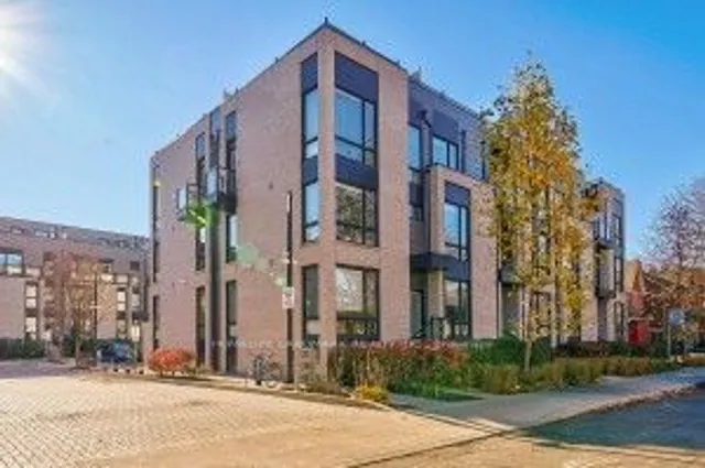 Primary image of 51 Florence St Unit Th1