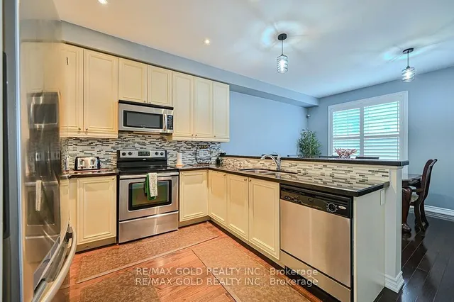 Additional image 21 of 31 Bergamont Rd