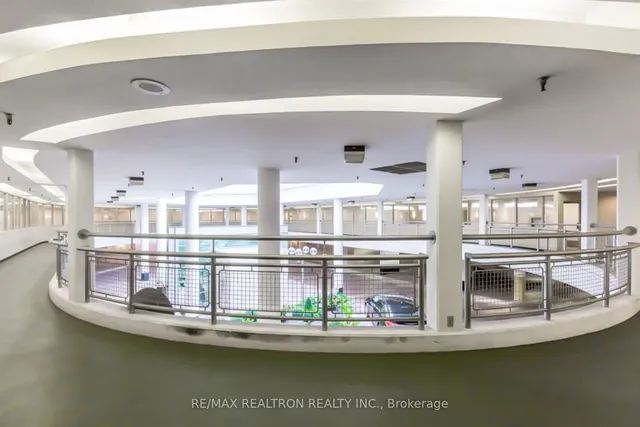 Additional image 29 of 44 Gerrard St Unit 811