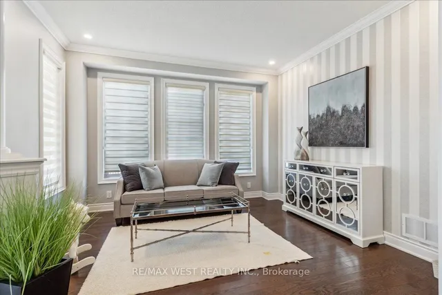 Additional image 3 of 36 Lampman Cres