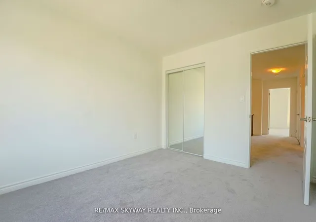 Additional image 33 of 4 Plume St