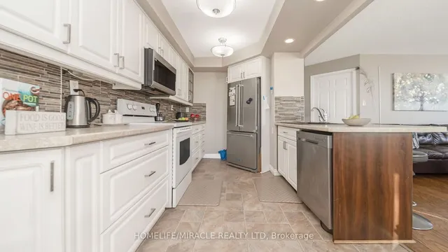 Additional image 26 of 22 Hanover Rd Unit 210