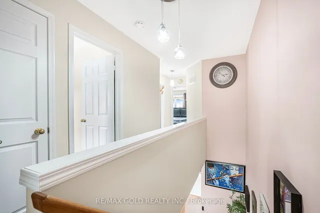 Additional image 19 of 95 Mount Fuji Cres