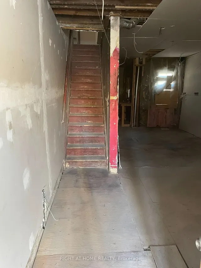 Additional image 5 of 37 Secord Ave