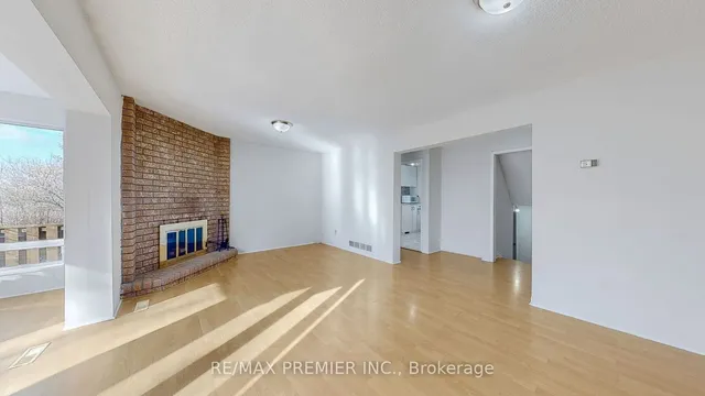 Additional image 26 of 105 Fairglen Ave