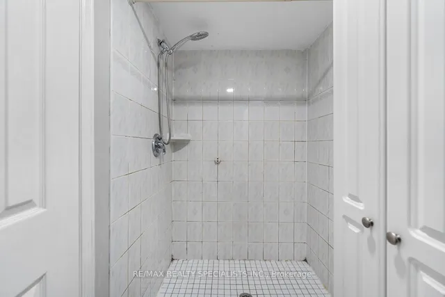 Additional image 29 of 14 Fontaine Crt