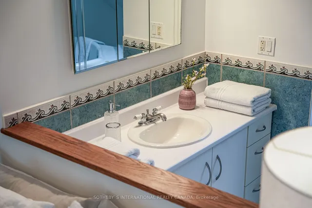 Additional image 24 of 155 Woodbine Ave Unit 5