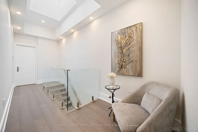 Additional image 11 of 32 Florence Ave