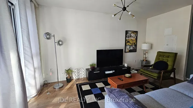 Additional image 6 of 775 King St Unit 521