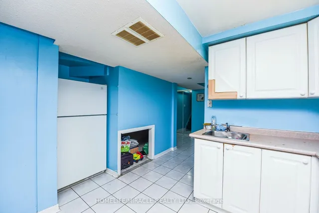 Additional image 37 of 94 Saintsbury Cres