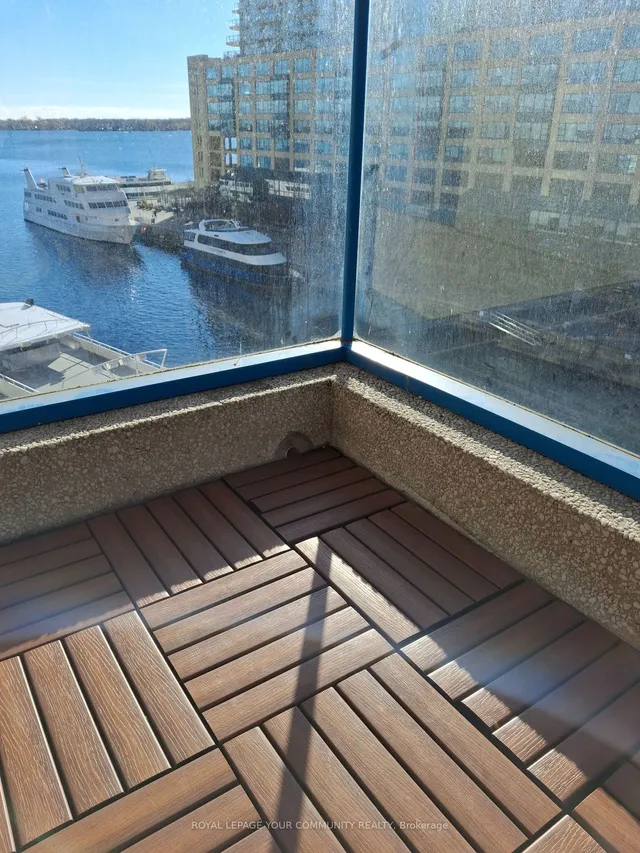 Additional image 9 of 77 Harbour Sq Unit 809