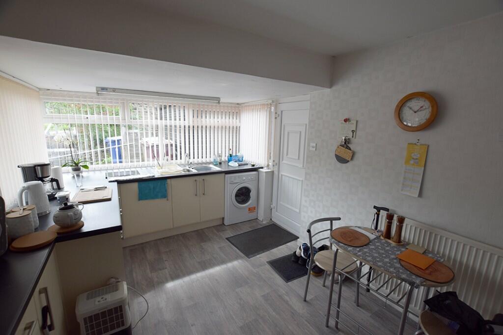 Additional image 5 of 216 Coal Clough Lane, Burnley, Lancashire, BB11 4DL