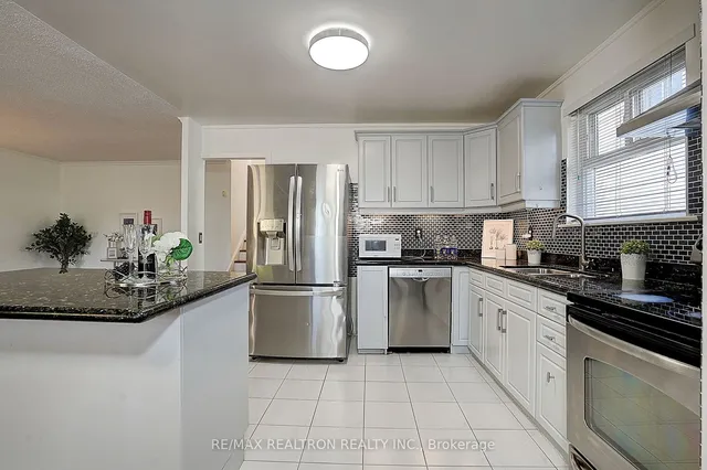 Additional image 20 of 73 Pettibone Sq