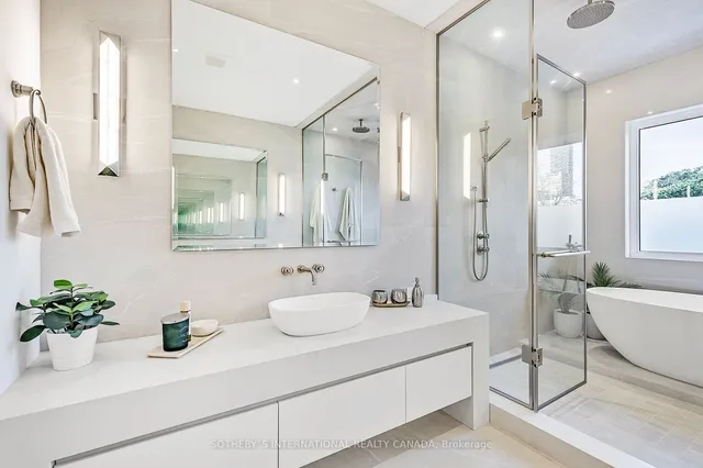 Additional image 27 of 678 Oriole Pkwy