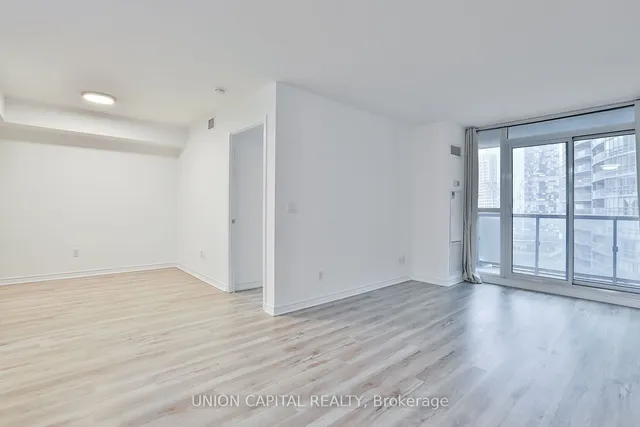 Additional image 14 of 19 Grand Trunk Cres Unit 1603