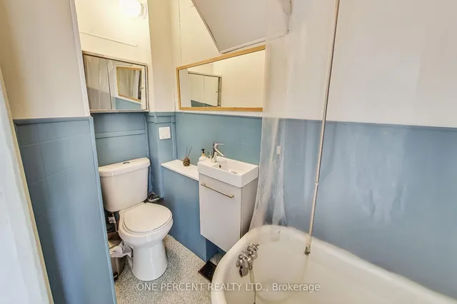 Additional image 28 of 825 Adelaide St