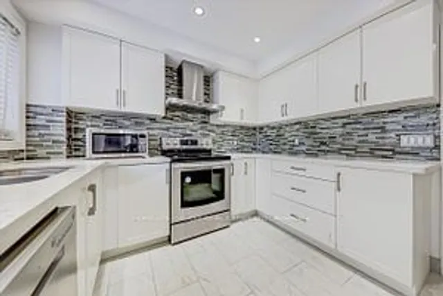 Additional image 9 of 28 Rosebank Dr Unit 807