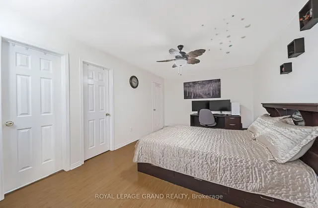 Additional image 20 of 19 Iceberg Tr