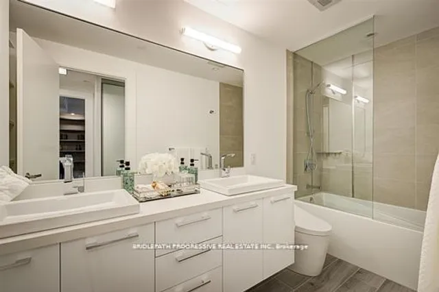 Additional image 9 of 3 Southvale Dr Unit 301