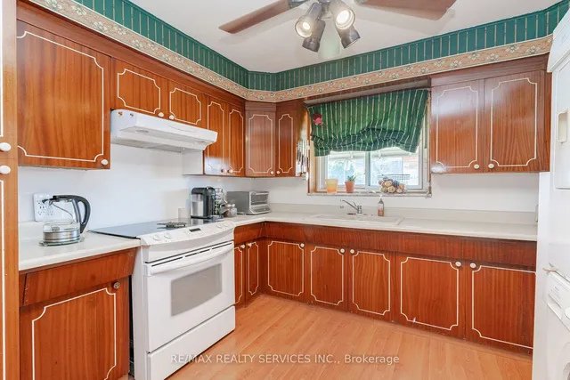 Additional image 17 of 1652 Jane St