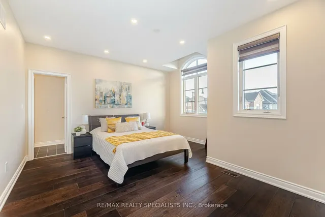 Additional image 24 of 8 Herringbone Cres