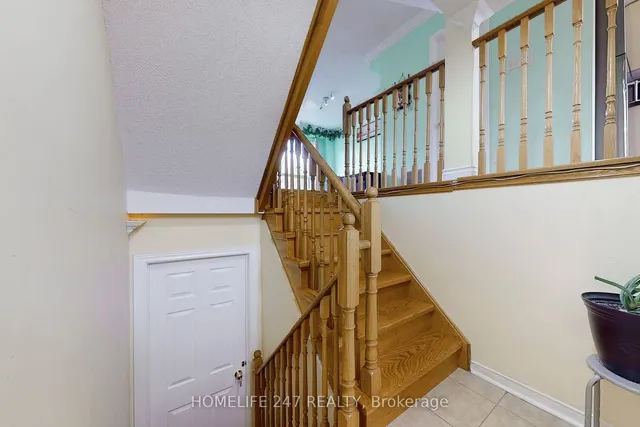 Additional image 22 of 82 Conn Smythe Dr