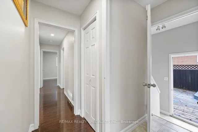 Additional image 10 of 14 Fontaine Crt