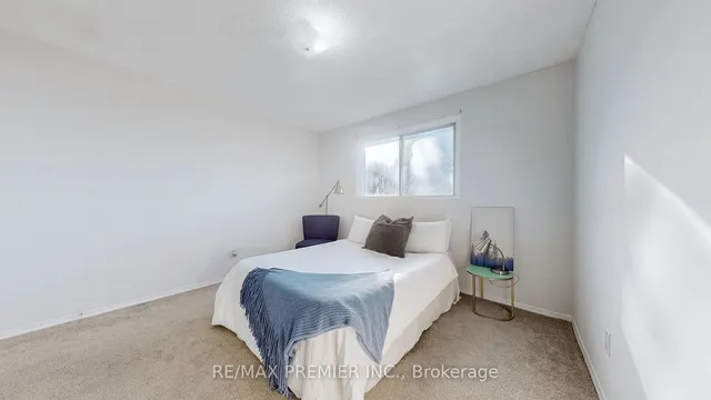 Additional image 18 of 105 Fairglen Ave