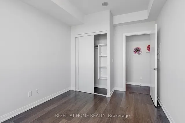 Additional image 16 of 255 Village Green Sq Unit 3108