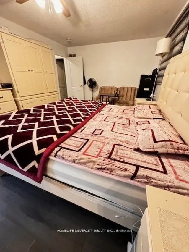 Additional image 22 of 32 Oaklea Blvd