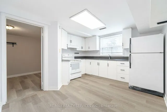 Additional image 32 of 140 Lord Simcoe Dr