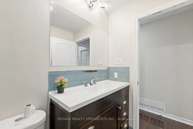 Additional image 12 of 14 Fontaine Crt