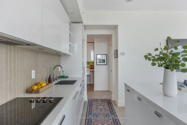 Additional image 9 of 32 Davenport Rd Unit 603