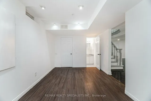 Additional image 31 of 32 Giza Cres