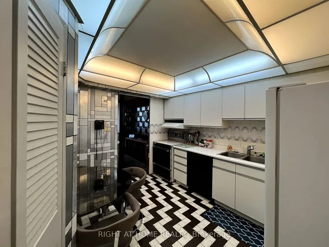 Additional image 10 of 150 Neptune Dr Unit 1204