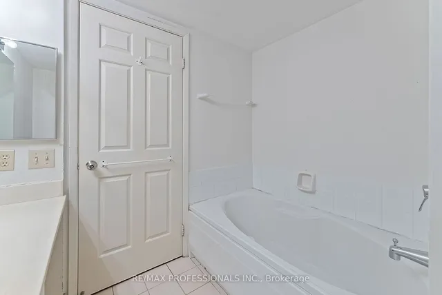 Additional image 12 of 717 Bay St Unit 602