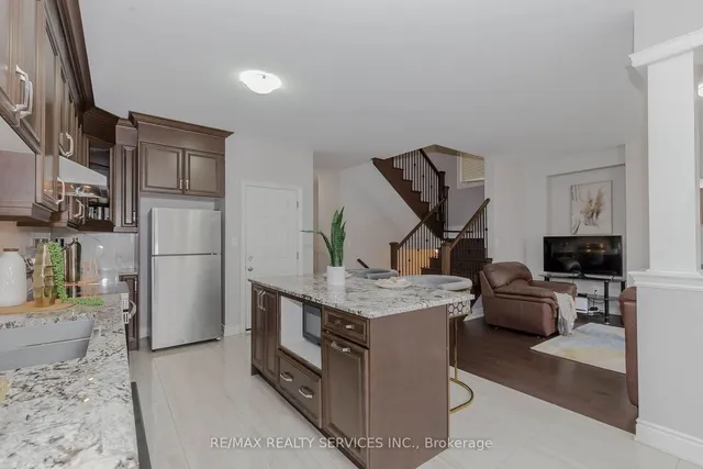 Additional image 20 of 12 Enclave Tr