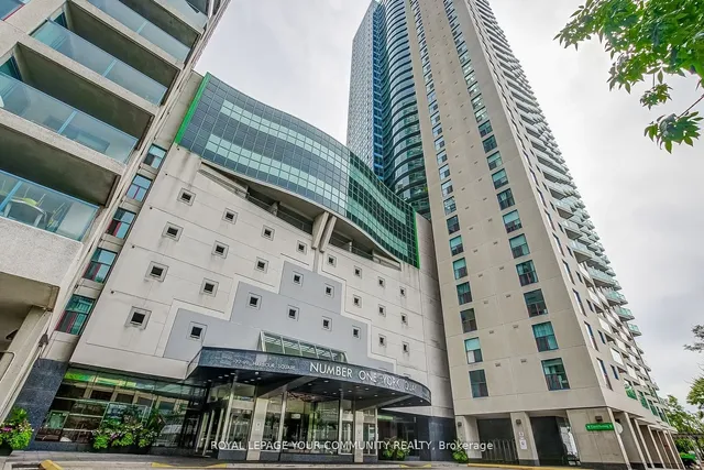 77 Harbour Sq Unit 809