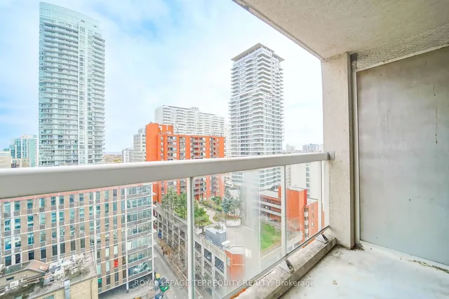 Additional image 27 of 43 Eglinton Ave Unit 1708