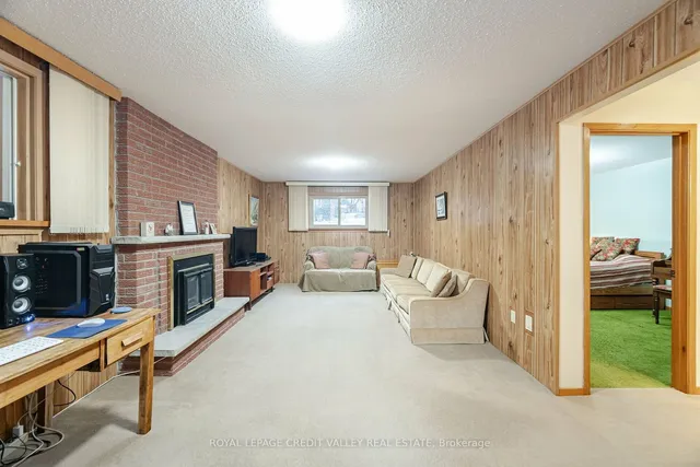 Additional image 25 of 17 Meadowland Gate