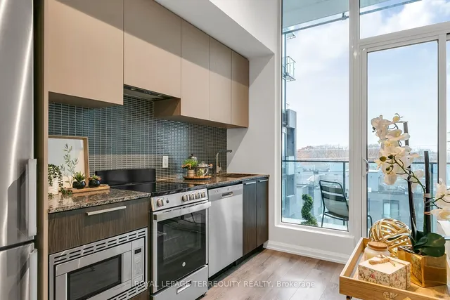 Additional image 14 of 4208 Dundas St Unit 520