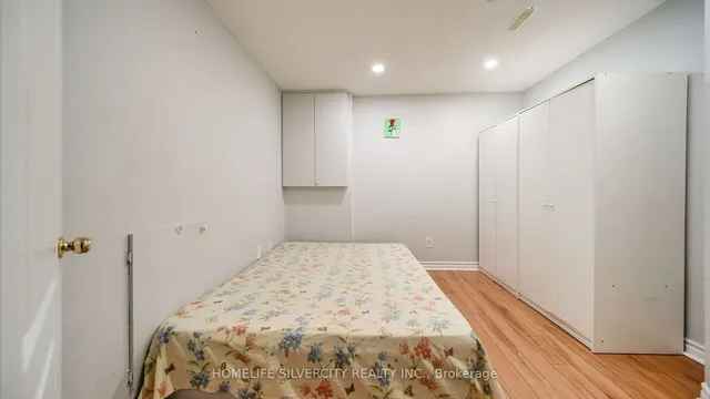 Additional image 34 of 36 Woodside Crt