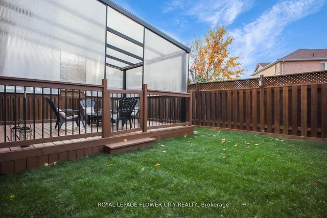 Additional image 32 of 50 Lockheed Cres